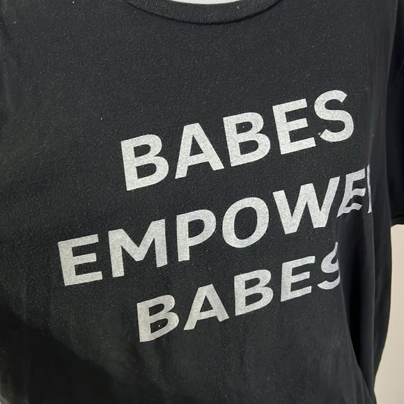 Babes empower babes graphic tee - Picture 2 of 4